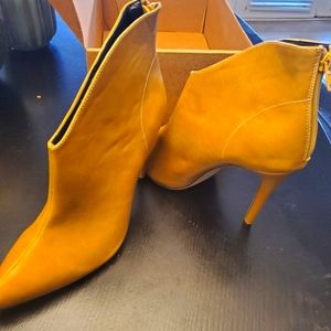 NIB Loslandifen Womens Size Euro 41